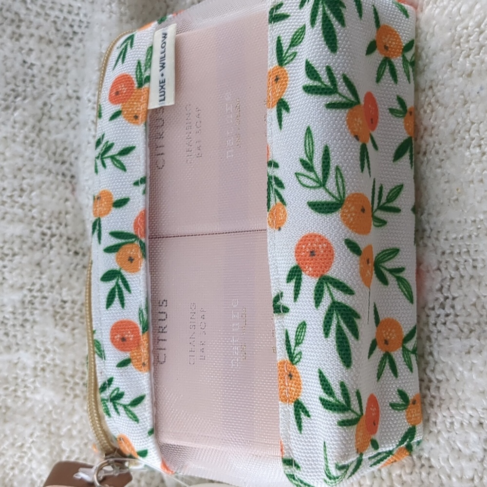 Luxe & Willow 2-Pack Bar Soaps with Cosmetic Pouch in Citrus, 2x 170g/6oz - Picture 7 of 11
